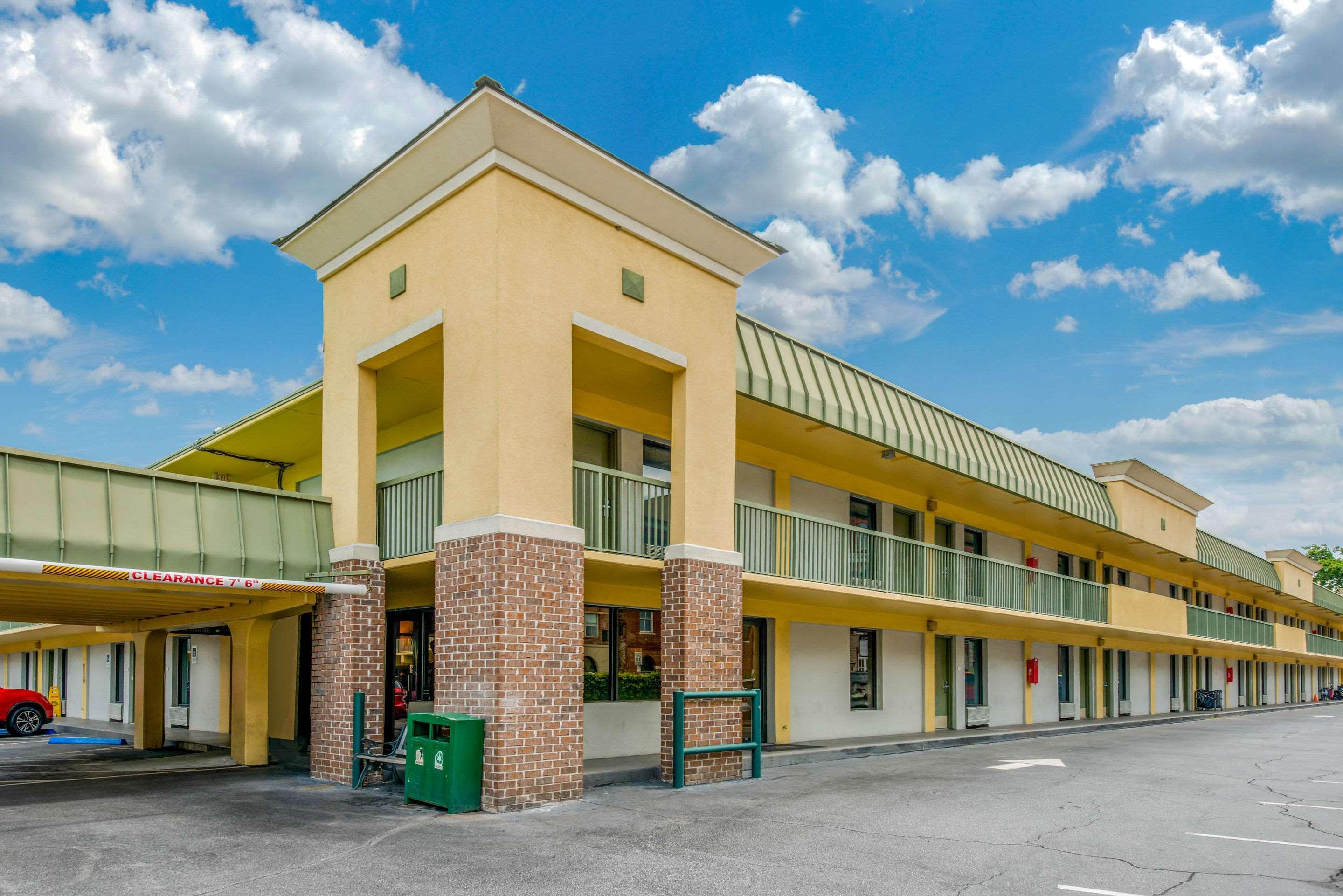 Quality Inn Savannah Historic District מראה חיצוני תמונה