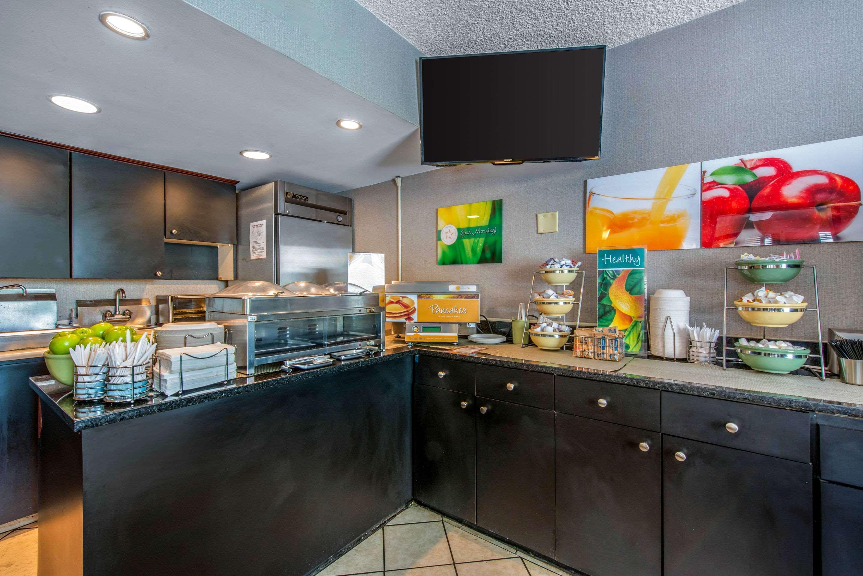 Quality Inn Savannah Historic District מראה חיצוני תמונה