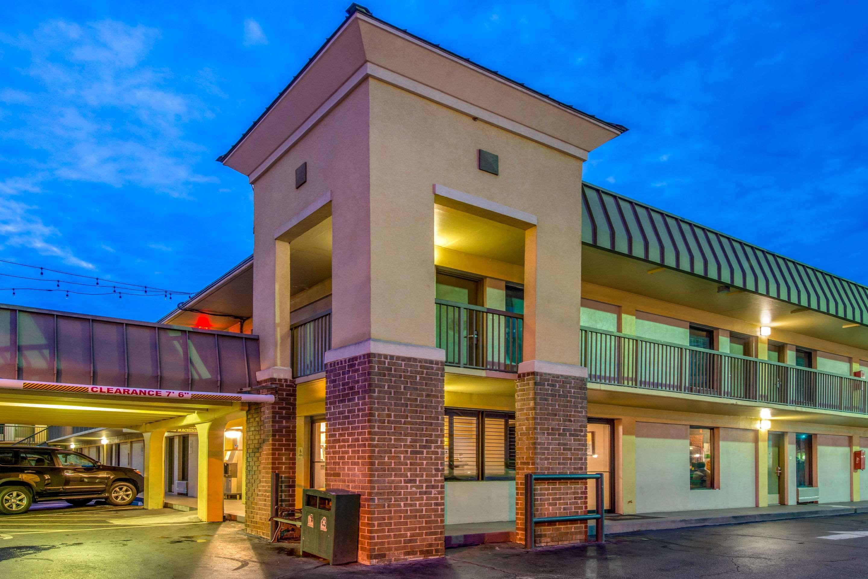 Quality Inn Savannah Historic District מראה חיצוני תמונה