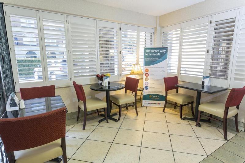 Quality Inn Savannah Historic District מראה חיצוני תמונה