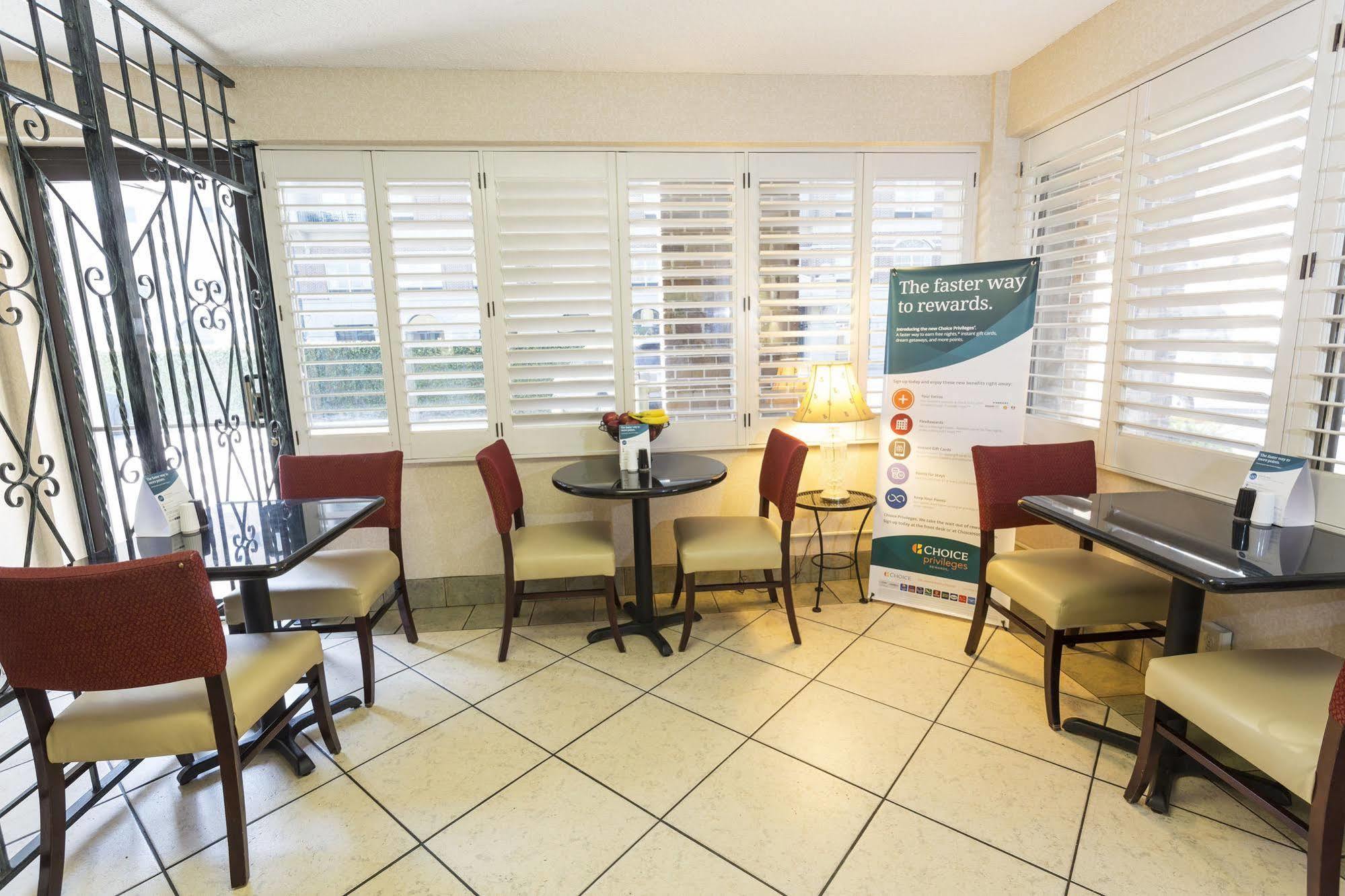 Quality Inn Savannah Historic District מראה חיצוני תמונה