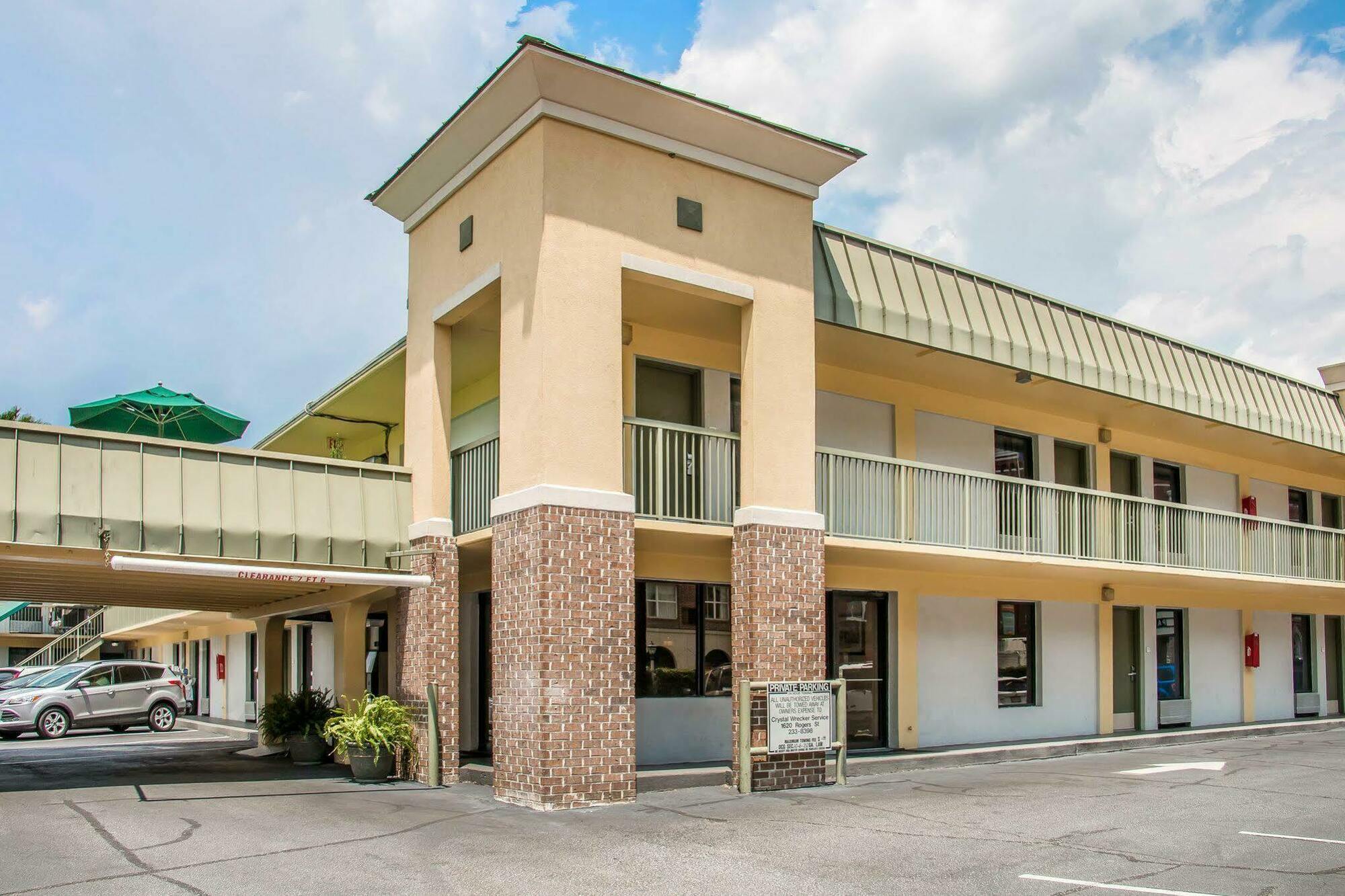 Quality Inn Savannah Historic District מראה חיצוני תמונה